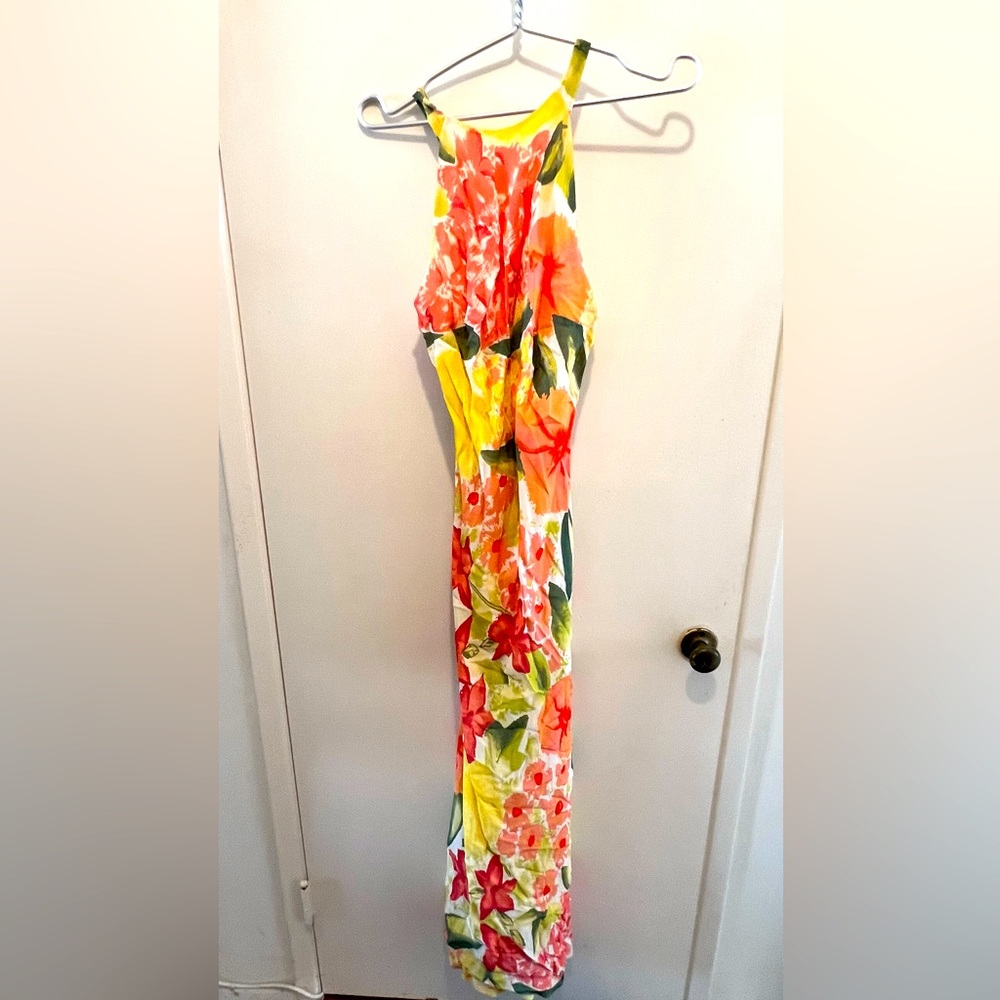 Super cute spring/summer dress.
